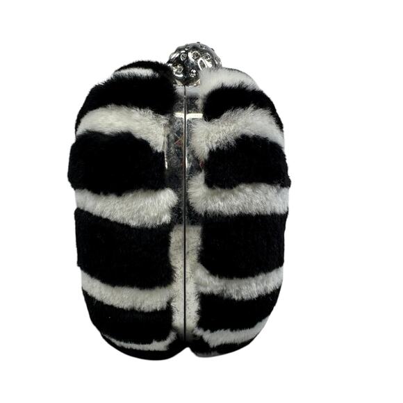 Alexander McQueen UK Bag Mink Skull Brittania Minaudiere Fur Clutch Union Jack - Picture 5 of 12